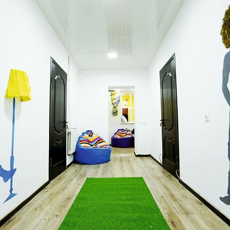 Хостел Interhouse Каракол Екстер'єр фото