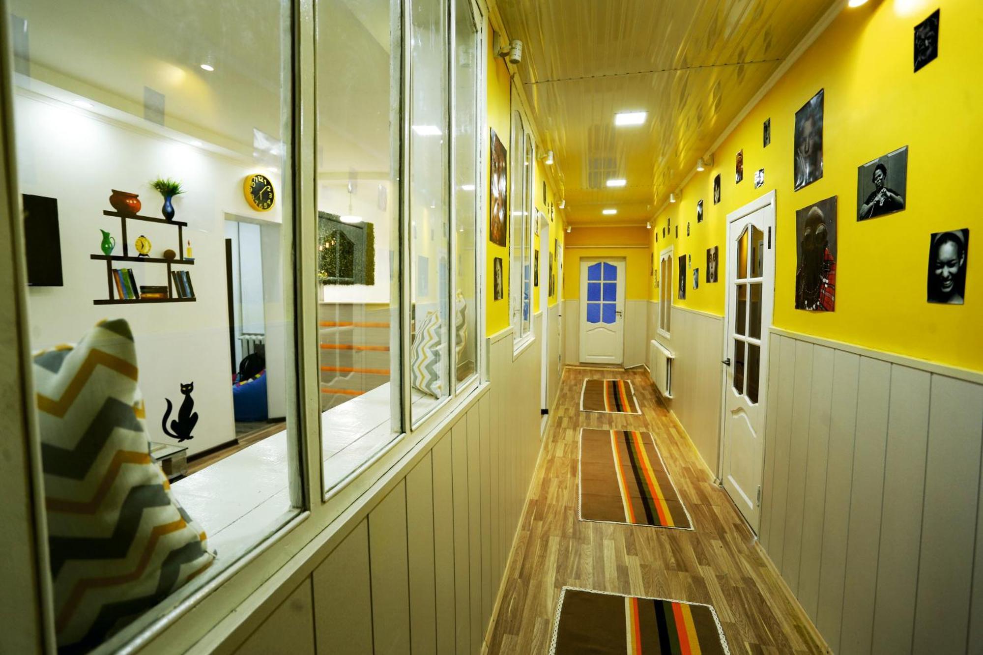 Хостел Interhouse Каракол Екстер'єр фото